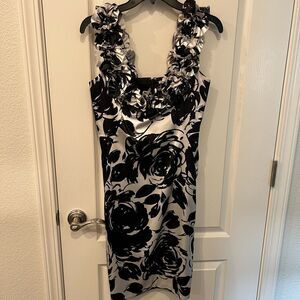 Worn once White House Black Market dress size 6